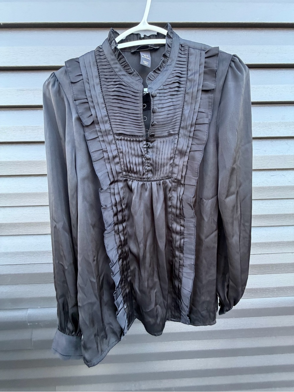 H&M Black Long-Sleeve Ruffle Pintuck Blouse - US 8